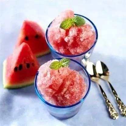 吃瓜女友冷饮视频大全集,女友冷饮视频大全集，尽享冰爽时刻